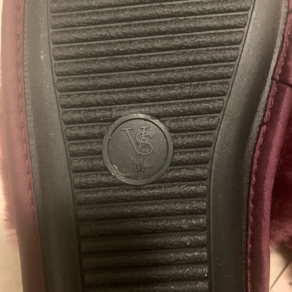 Victoria’s Secret slippers - Picture 3 of 4